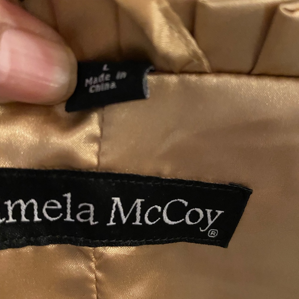 PAMELA MCCOY. BEAUTIFUL GENTLY PREOWNED 3/4 FAUX FUR COAT. SIZE LARGE